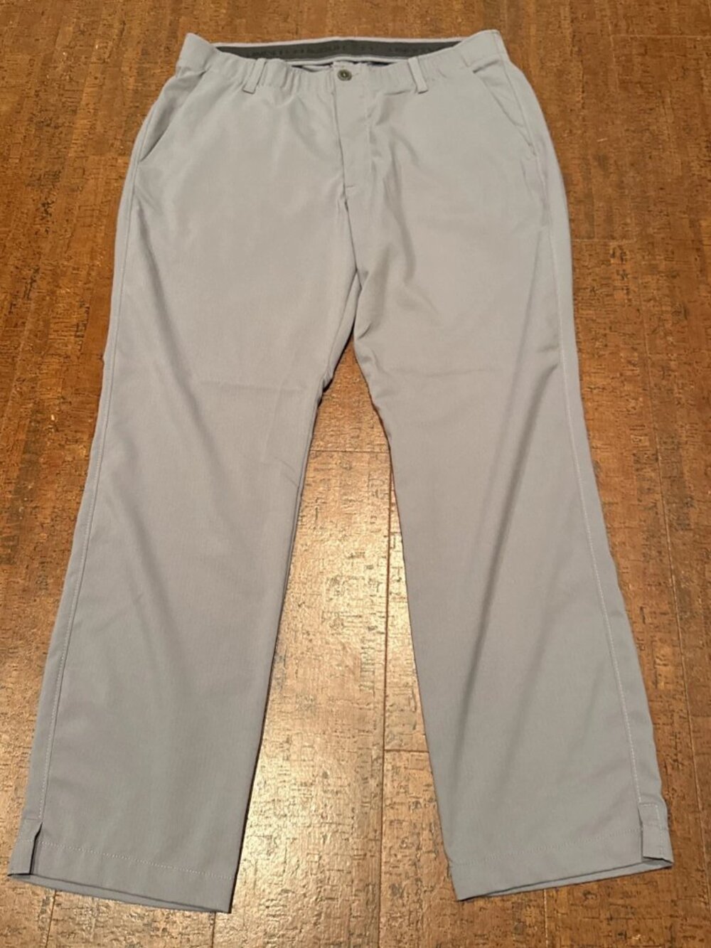 Under Armour Men’s 36x30 Gray Straight Leg The Showdown Golf Pants